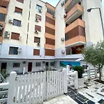 公寓 Tns Durres 格勒姆